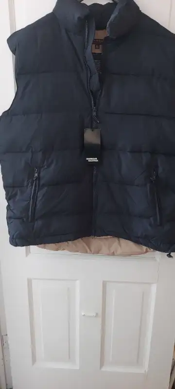 Men's downfilled vest, View more