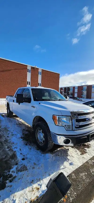 Ford F-150 XLT 2014 4x4 – 5.0L V8 – Boîte 6.5 ft – 126 000 km 4x4 fonctionnel Moteur 5.0L V8 reconnu...