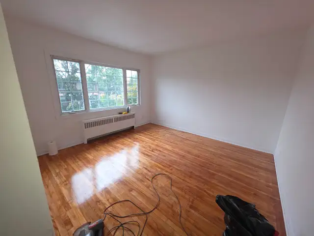 3.5-Bedroom Top-Floor Triplex Unit in Saint-Laurent