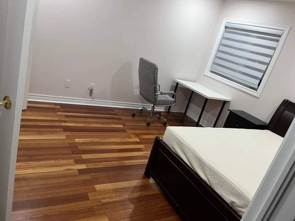 $1250 room in Vaughan with a private bathroom! in Room Rentals & Roommates in Markham / York Region - Image 2