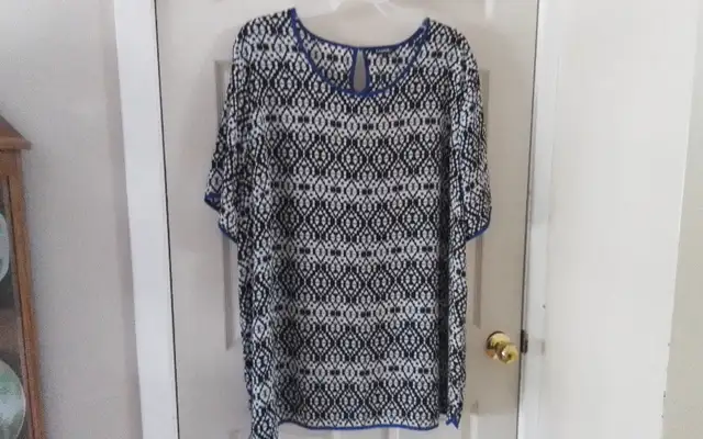 Woman's Size 22 Navey Blue Pants and  Blouse - NEW in Women's - Bottoms in City of Toronto - Image 10