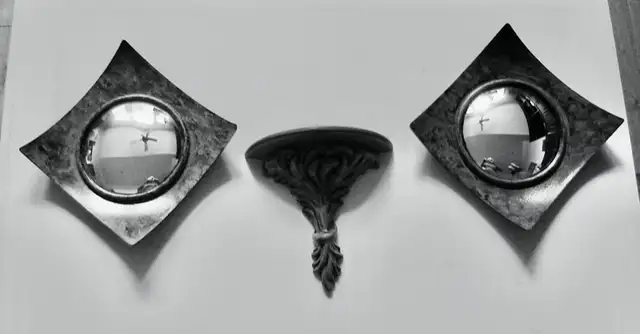 Vintage Attractive Decorative Wall Mirrors & Lovely Wall Sconce in Arts & Collectibles in City of Toronto - Image 4