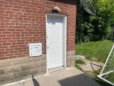 Yonge and Steeles 1200 ft.² basement apartment