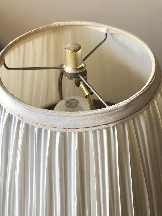 Cream Ceramic Gold Detail Table Lamp Tri light Lighting Home in Indoor Lighting & Fans in Calgary - Image 7