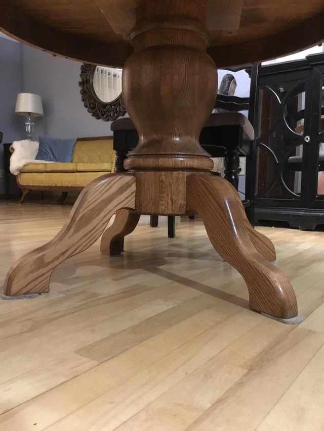 Solid Oak Table in Dining Tables & Sets in Moncton - Image 2
