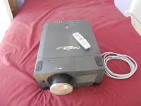 Christie LW40 Projector  Cinema Theater Projector LW40 4000