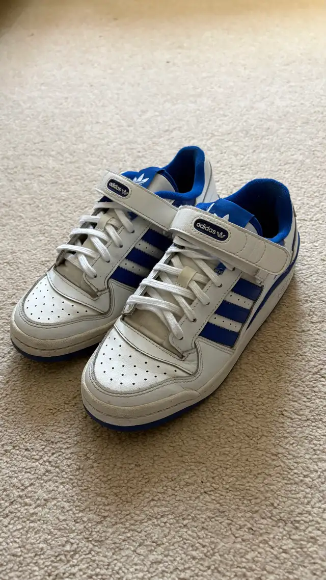 women’s adidas shoes  in Women's - Shoes in Kitchener / Waterloo - Image 2