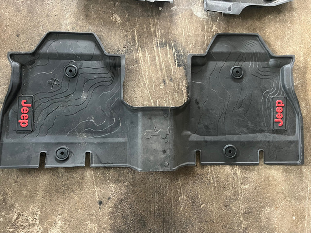 Jeep JL floor mats front and rear and good condition  in Other Parts & Accessories in La Ronge - Image 2