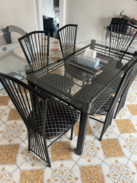 Selling Beautiful Six Chair Table Set