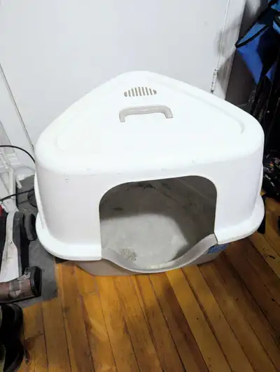 Hooded Corner Cat Litter Pan - Exquisicat, View more