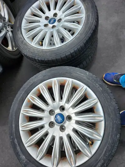 4 Ford Fusion Rims - Alluminum, original factorm oem rims. Tires are NO good. 150 or best offer