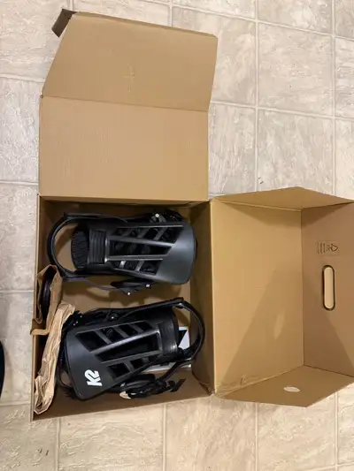 K2 Indy Men’s snowboard bindings 2023 (size 5-9) have never been used still in its packaging