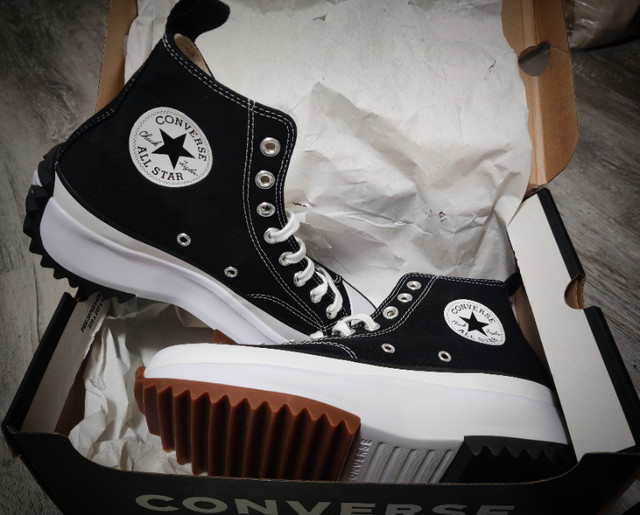 Converse Run Star Hike UNISEX -  (MEN 7 / WOMEN 8.5 / 25 CM) in Men's Shoes in City of Toronto - Image 2