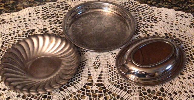 VINTAGE ROGERS , KING’S PLATE SILVER.   BOWL, TRAY, COVERED DISH in Arts & Collectibles in Sault Ste. Marie