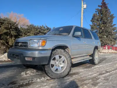 1999 Toyota 4RUNNER SR5 414,XXX KM 5 SPD manual transmission 3.4L V6 Alberta Active Power windows an...