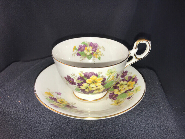 Old Royal Bone China England Yellow & Violet Teacup & Saucer in Arts & Collectibles in Saint John - Image 2