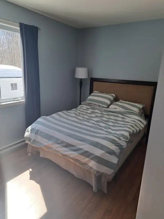 Chalet bord de l eau in Quebec in Canada - Image 7