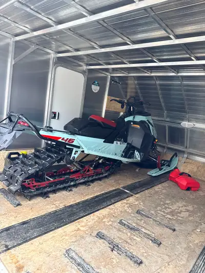2024 free ride 850 146 1200km 10.5 screen Brp can Belly pan Front bag New track. Sliders, carbites d...
