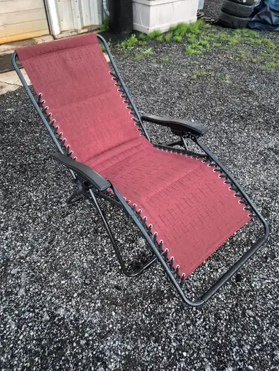 red folding chair outdoor pool patio deck furniture recliner - good condition clean, folds easy for...