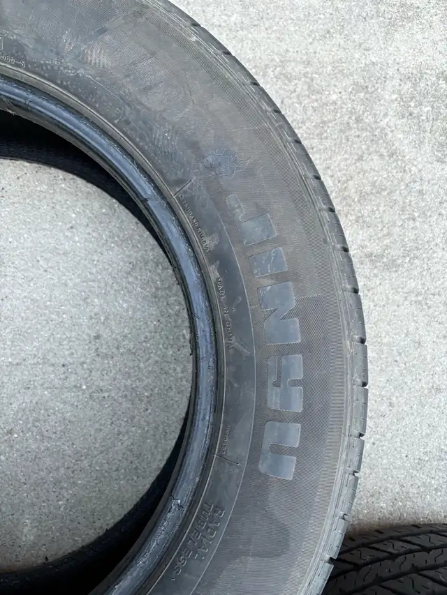 2 Hercules Tires and 2 jinyu 225/65R17 dans Pneus et jantes dans London - Image 4