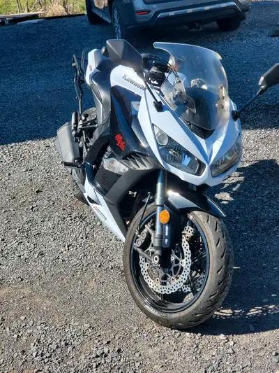 For sale: 2013 Kawasaki Ninja 1000 – a perfect blend of power and reliability. This bike features a...