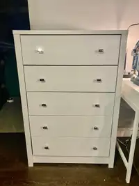 White 5 Drawer Dresser/Chest