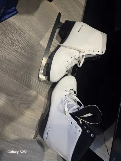 skate never used , View more