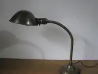 Lampe de bureau antique.