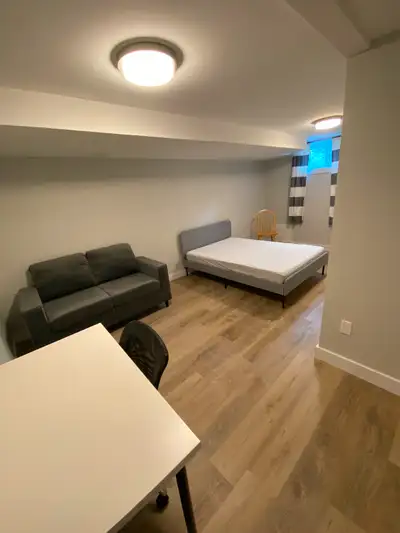 We have a massive bedroom available for rent in a male only luxury student rental very close to Carl...