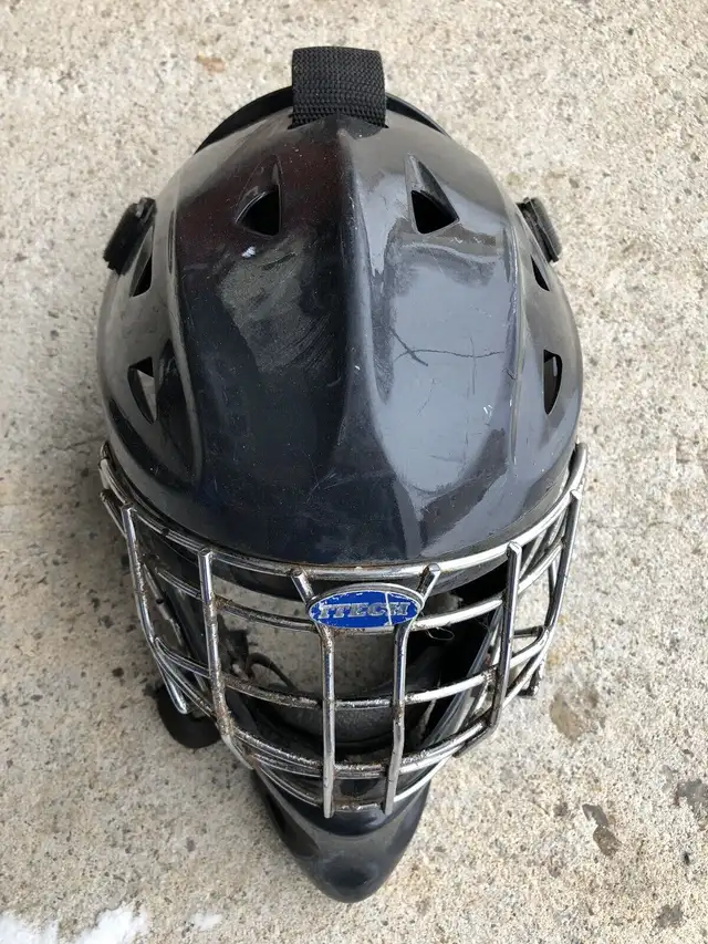 Goalie Equipment For Sale. in Hockey in Kingston - Image 4