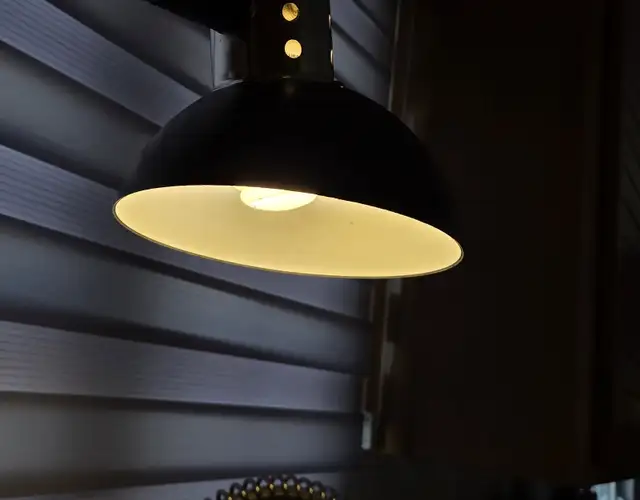 Lampe murale à cou pivotant et flexible in Indoor Lighting & Fans in Longueuil / South Shore - Image 3