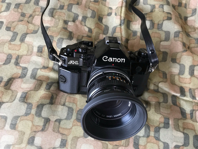 Caméra à film Canon A1 dans Appareils photo et caméras  à Saguenay