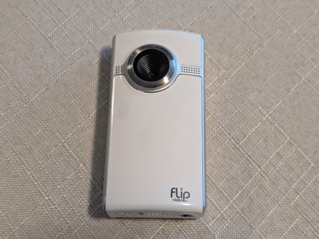 Cisco Flip, Ultra HD, Model U260, Compact Digital Camera in Cameras & Camcorders in City of Toronto - Image 2