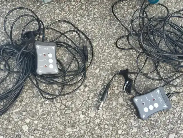 x4 American DJ Comscan LED light fixtures w/ 2 remotes and case in Performance & DJ Equipment in Mississauga / Peel Region - Image 6