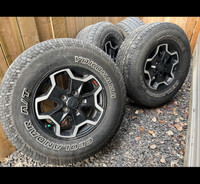 Jeep Gladiator Original Tire & Rim 285/70R17 ***selling single t