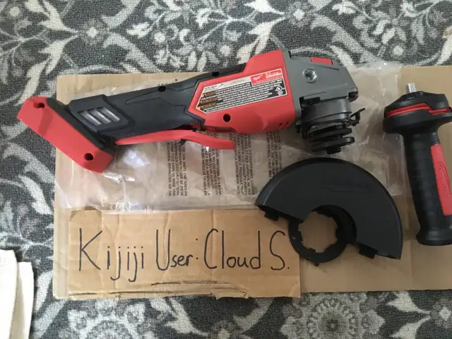 Milwaukee M18 4-1/2” Grinder☘️☘️(TOOL ONLY)☘️☘️ in Power Tools in Markham / York Region - Image 3