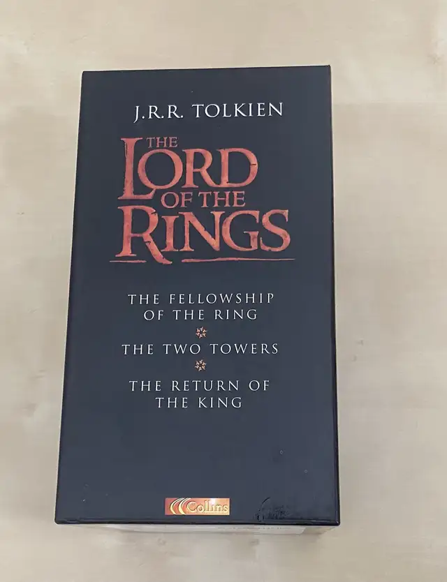 Lord of the rings box set (7) in Fiction in Oshawa / Durham Region - Image 3