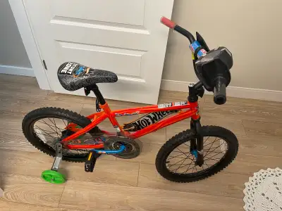 Kids 18-in bike - hot wheels - with light and sound , View more