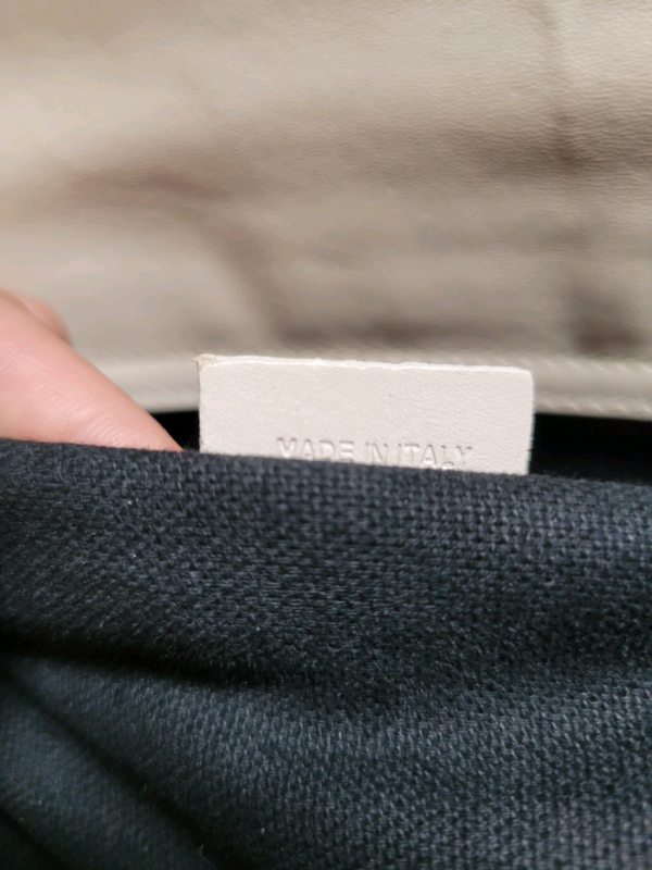 Authentic Burberry Haymarket handbag in Women's - Bags & Wallets in Mississauga / Peel Region - Image 9