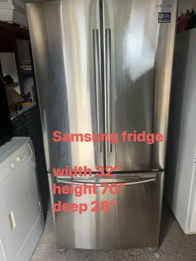 Good condition Samsung fridge $330, View more