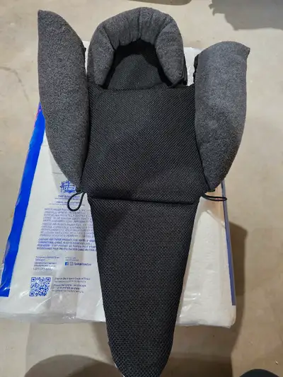 Great and clean condition It can be use for single/double chariot and Mec brand. Pet smoke free home...