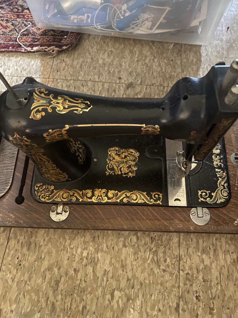 Singer Sewing Machine Arts & Collectibles Windsor Region Kijiji