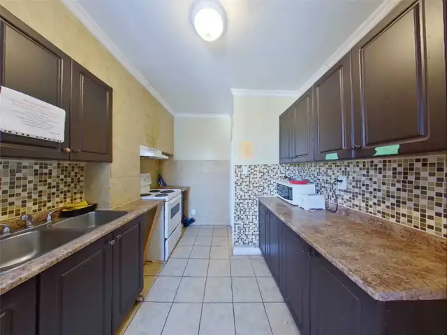 Private Room for Rent in Room Rentals & Roommates in City of Toronto - Image 6