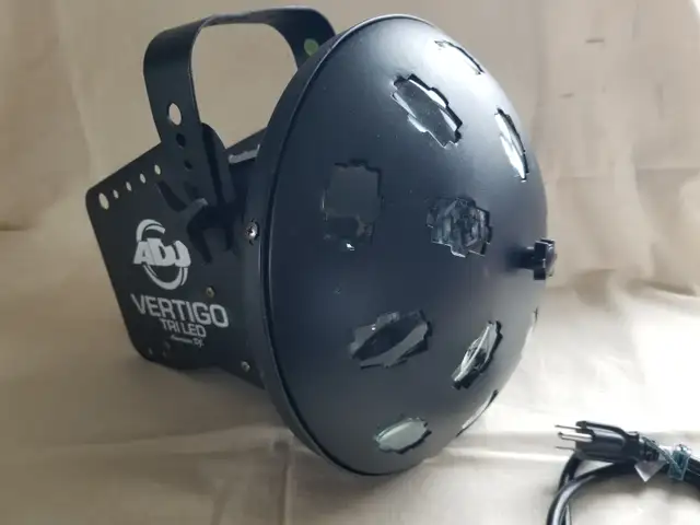 AMERICAN DJ - VERTIGO TRI LED in Performance & DJ Equipment in Kitchener / Waterloo - Image 5