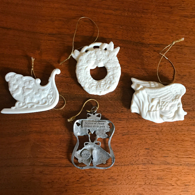 Vintage Set of 3 Bisque Christmas Ornaments Angel Wreath Sleigh in Arts & Collectibles in Ottawa - Image 2