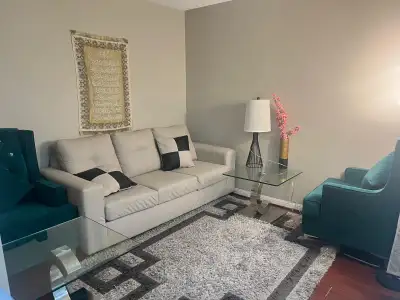 House on sharing Only for girls and couples 4 rooms (2 master) 4 bathrooms Basement for $1400 Master...