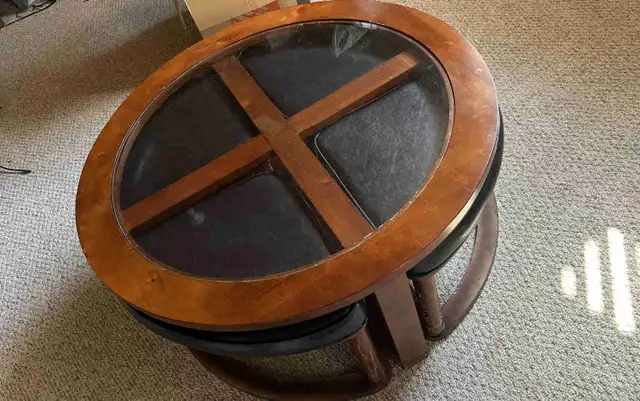 Glass Top Coffee Table with 4 Storage Ottomans in Coffee Tables in Ottawa - Image 2