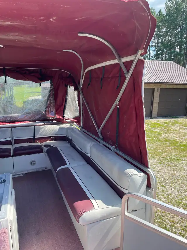 Pontoon boat-24 foot in Powerboats & Motorboats in Sudbury - Image 6