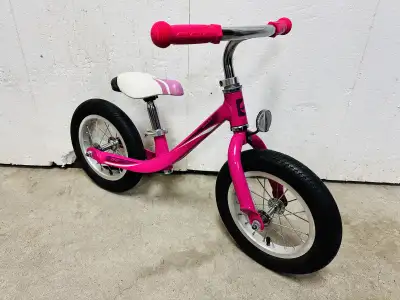 Giant Pre push aluminum balance bike (weights only 9 lbs), View more