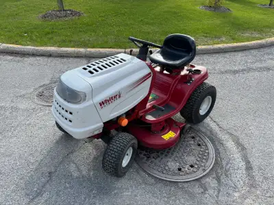 38” White Tractor Tracteur a Gazon Lawnmower Tondeuse, View more